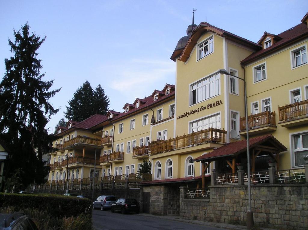 Hotel Lazensky Lecebny Dum Praha Luhačovice Exteriér fotografie